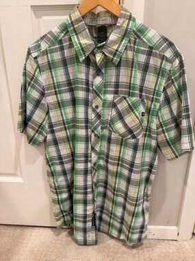 Marmot Men’s Green Plaid Short Sleeve Button-Up Shirt